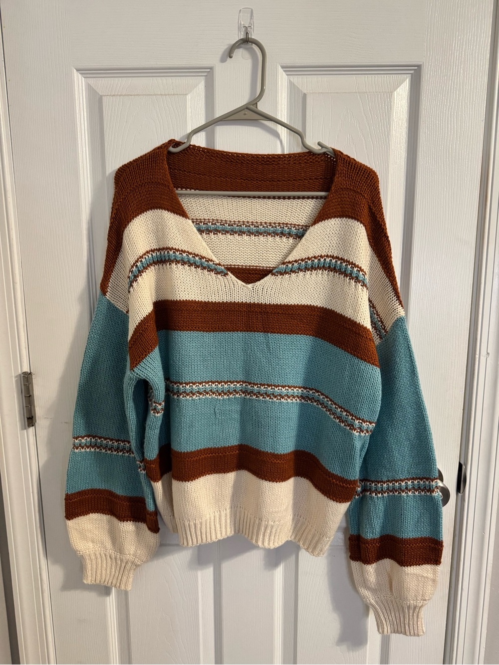 Women’s SHEIN Striped V-Neck Sweater - XL